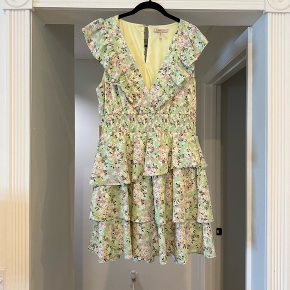 BCBGeneration Ditsy Floral Smocked Waist Tiered Skirt Ruffle Mini Dress Sz Large - Picture 3 of 13